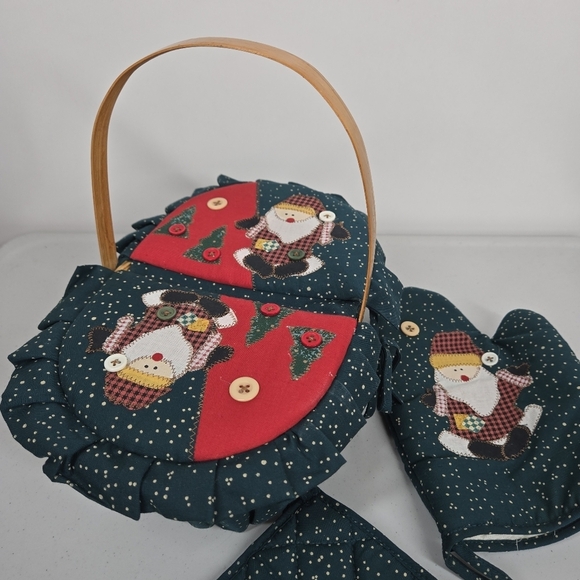 Christmas Fabric-Covered Basket Santa Buttons Pot Holder Oven Mitten Farmhouse - Picture 17 of 17